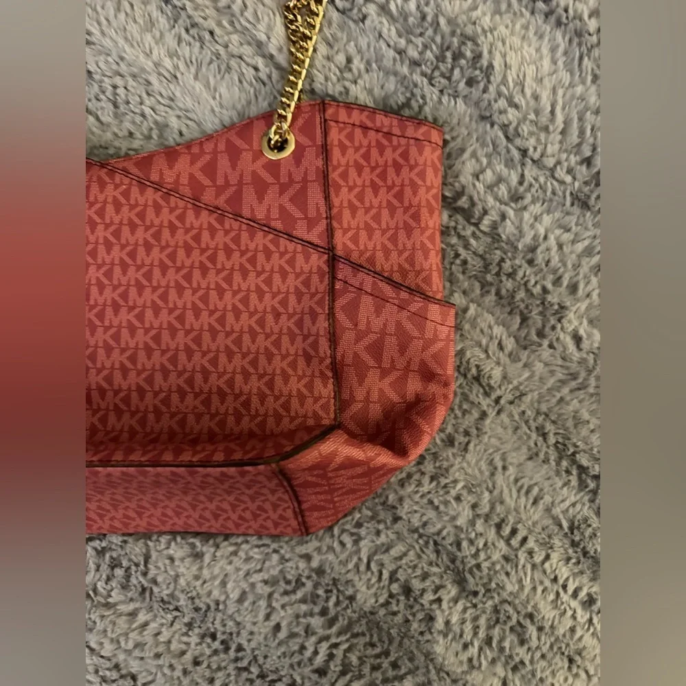 MICHAEL KORS Jet Set Large Red Shoulder Bag - Picture 10 of 14